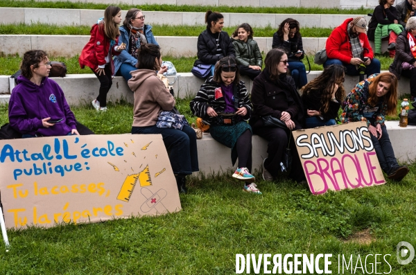 Les enseignants de Seine-Saint-Denis manifestent.