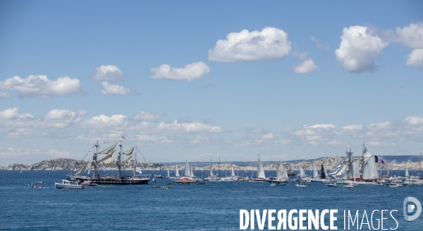 Arrivée de la flamme olympique à Marseille