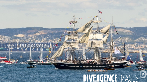 Arrivée de la flamme olympique à Marseille