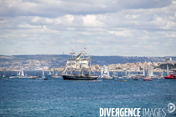 Arrivée de la flamme olympique à Marseille