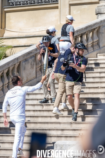 Arrivée de la flamme olympique à Marseille