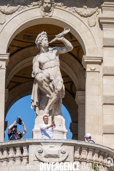 Arrivée de la flamme olympique à Marseille