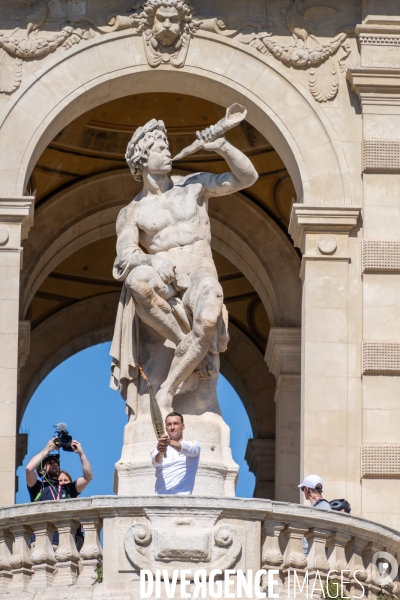 Arrivée de la flamme olympique à Marseille
