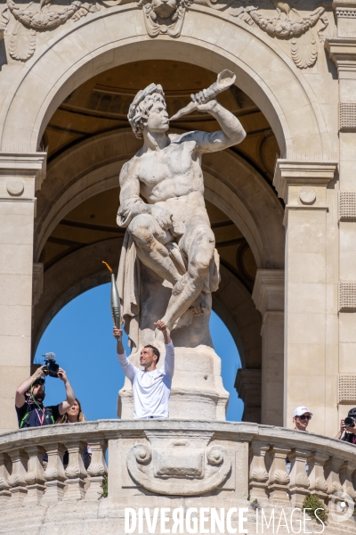 Arrivée de la flamme olympique à Marseille