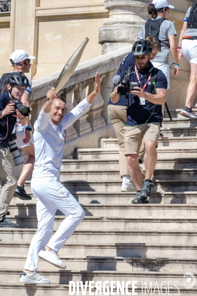 Arrivée de la flamme olympique à Marseille
