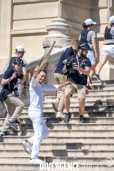 Arrivée de la flamme olympique à Marseille