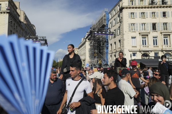 Arrivée de la flamme à Marseille