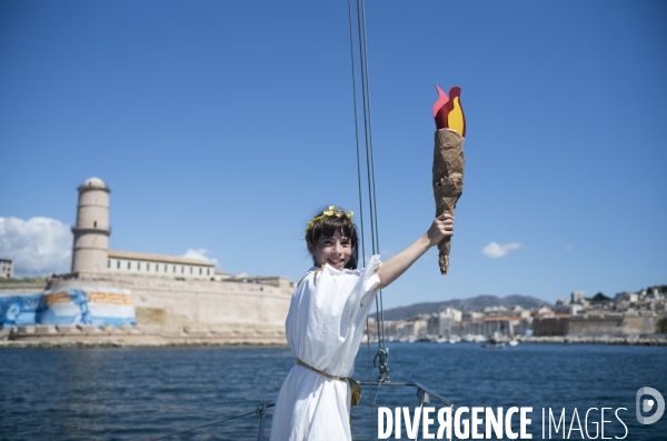 Arrivée de la flamme à Marseille