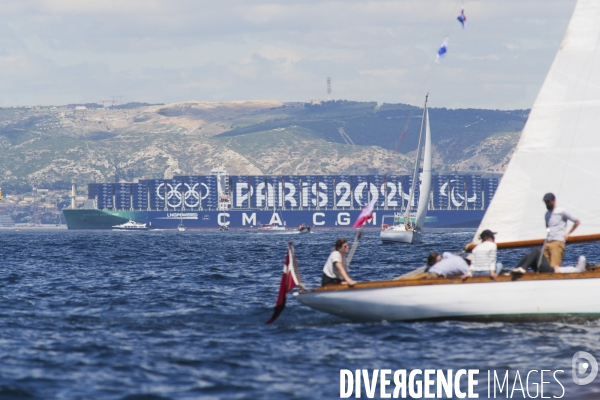 Arrivée de la flamme à Marseille
