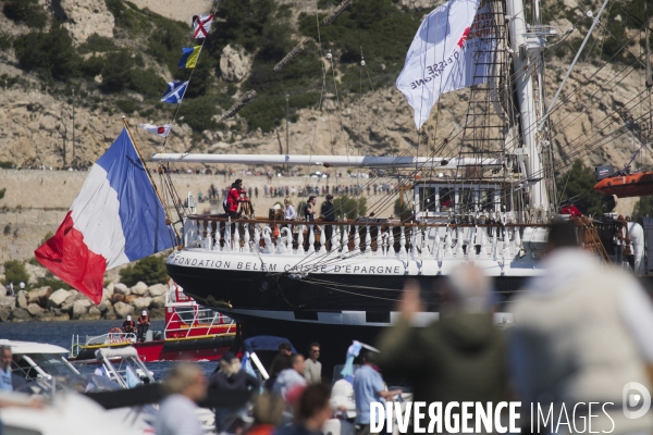 Arrivée de la flamme à Marseille