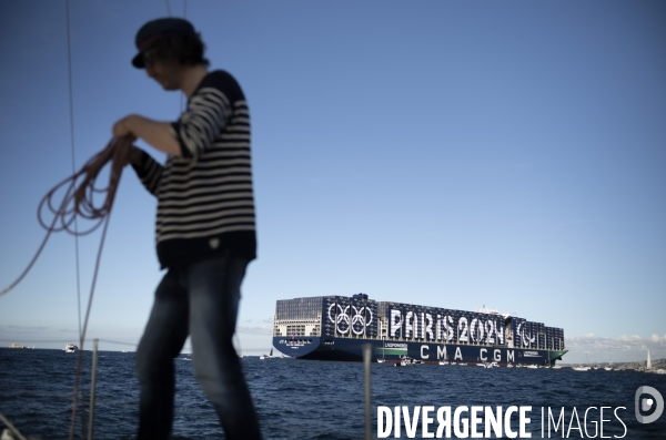 Arrivée de la flamme à Marseille
