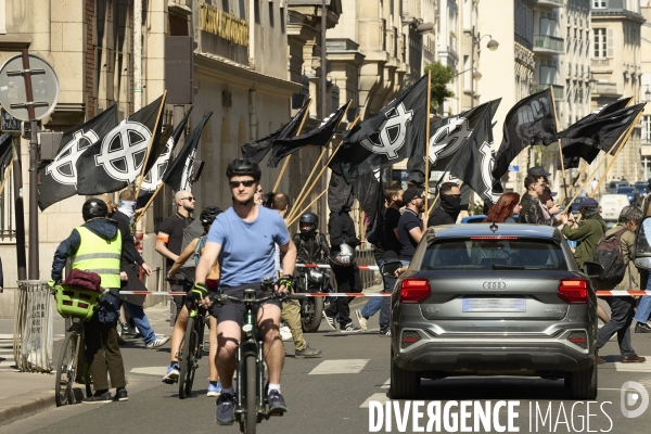Ultradroite , manifestation « Comité du 9-mai »Construction
