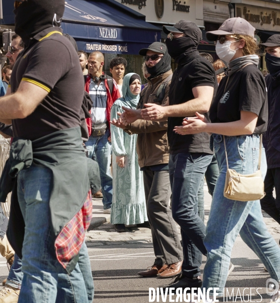 Ultradroite , manifestation « Comité du 9-mai »Construction