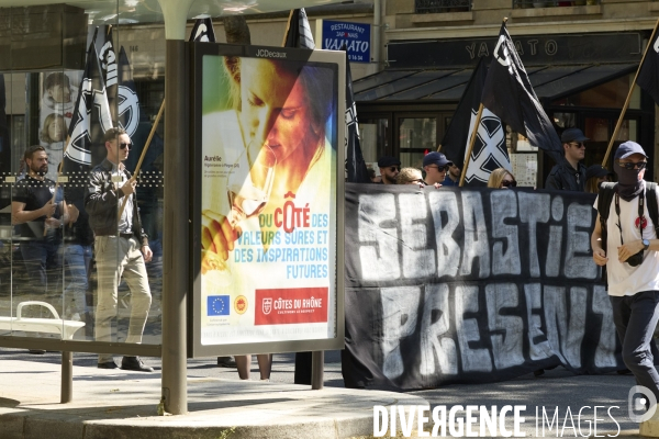 Ultradroite , manifestation « Comité du 9-mai »Construction
