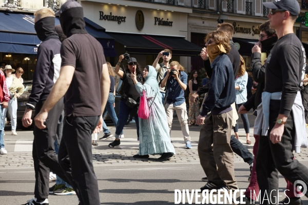 Ultradroite , manifestation « Comité du 9-mai »Construction