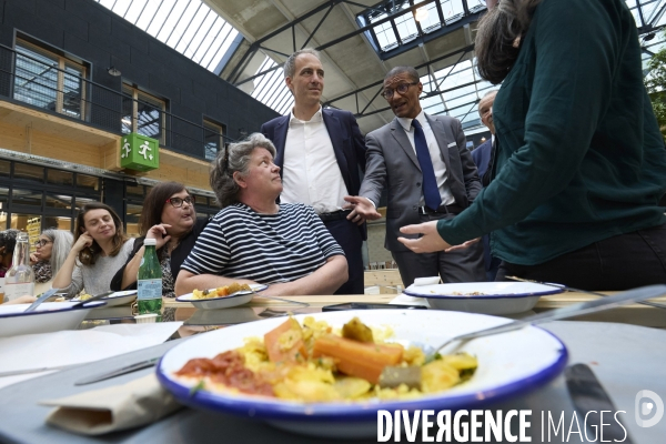 Raphaël Glucksmann  en visite à Saint Ouen