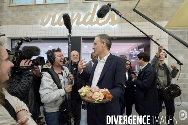 Raphaël Glucksmann  en visite à Saint Ouen