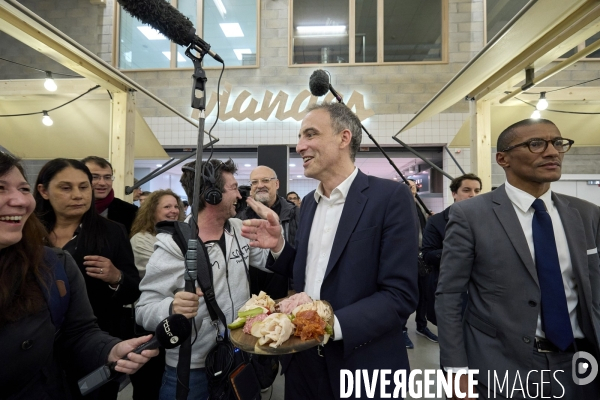 Raphaël Glucksmann  en visite à Saint Ouen