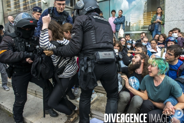Extinction Rebellion - Liquidation Total