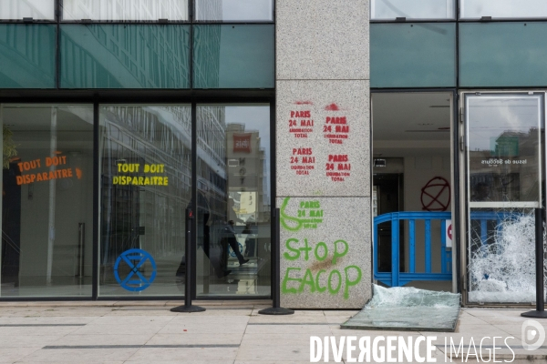 Extinction Rebellion - Liquidation Total