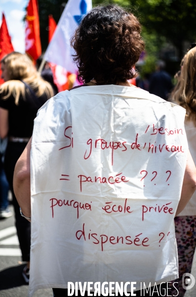 Manifestation contre « le choc des savoirs ».