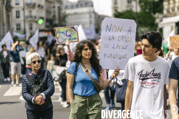 Manifestation de l education nationale contre  le choc de savoirs 