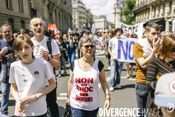 Manifestation de l education nationale contre  le choc de savoirs 