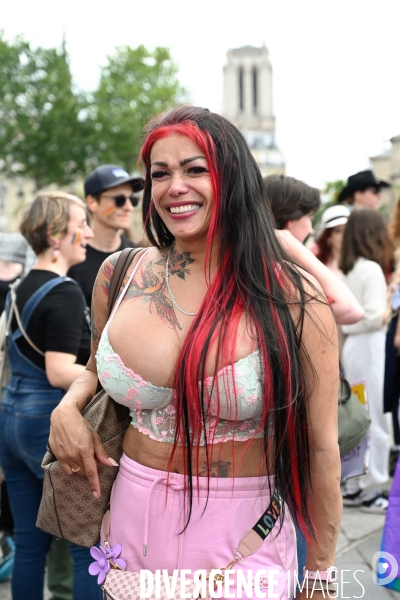 Manifestation contre la transphobie et le projet de loi LR sur la transidentité des mineurs, le 27 mai à Paris.