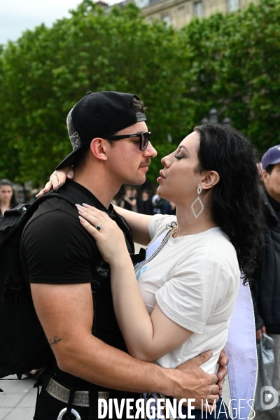 Manifestation contre la transphobie et le projet de loi LR sur la transidentité des mineurs, le 27 mai à Paris.