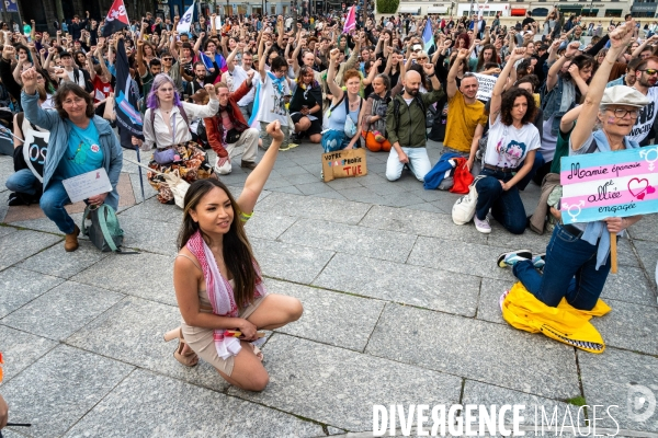 Manifestation contre la transphobie et le projet de loi LR sur la transidentité des mineurs, le 27 mai à Paris.