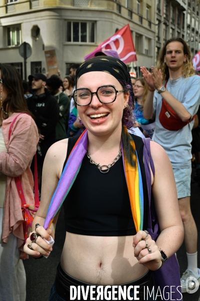 Manifestation contre la transphobie et le projet de loi LR sur la transidentité des mineurs, le 27 mai à Paris.