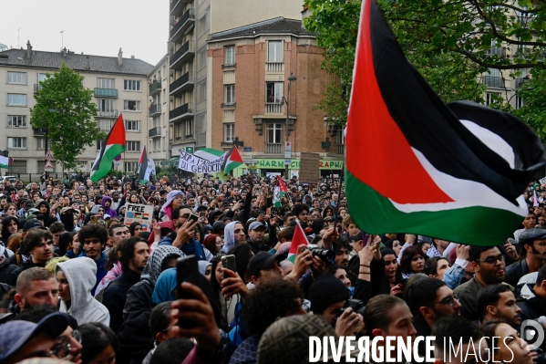 Manifestation devant le siege de TF1 avant une interview de Benjamin Netanyahu sur LCI