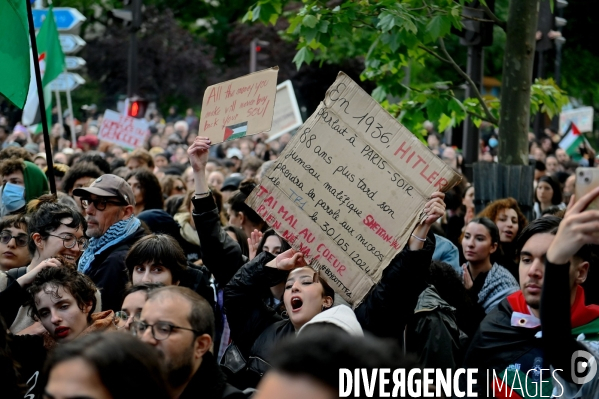Manifestation devant le siege de TF1 avant une interview de Benjamin Netanyahu sur LCI
