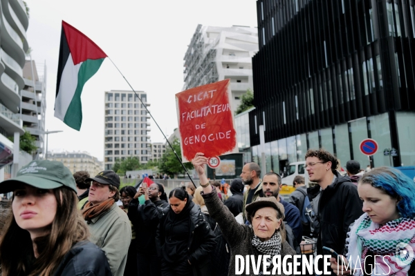 Manifestation devant le GICAT