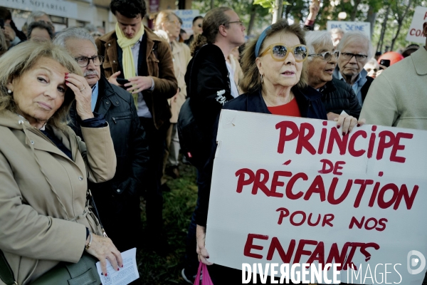 Manifestation contre l ouverture d’un centre d’hébergement pour demandeurs d’asile à Chardon Lagache 