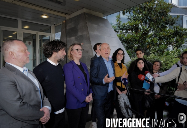 Conférence de presse devant l Arcom des petites listes pour les elections européennes 2024