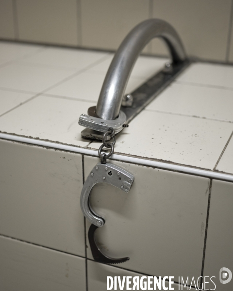 Commissariat de police Hebert,  salle des gardes à vue