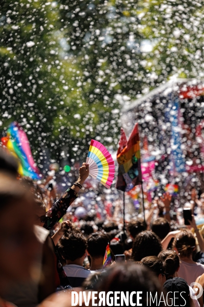 Marche des fiertés à Nantes
