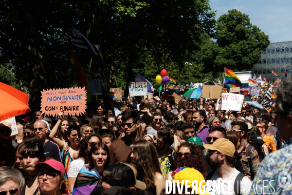 Marche des fiertés à Nantes