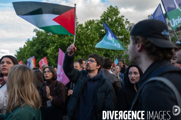 Rassemblement contre l extreme droite 