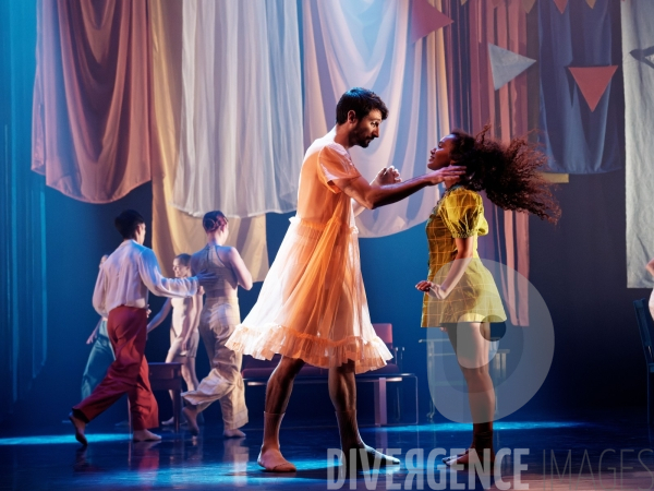 Sous les jupes / Pierre-Émile Lemieux-Venne / Ballet de l Opéra national du Rhin