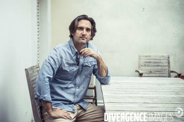 Portrait de dimitri rassam, producteur de cinema.