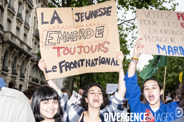 Manifestation contre l extreme droite Paris