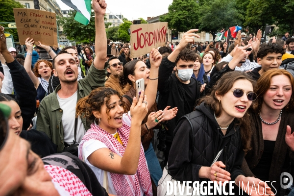 Les jeunes à la manifestation contre l extreme droite, à la suite des élections européennes. Paris le 15 juin 2024.