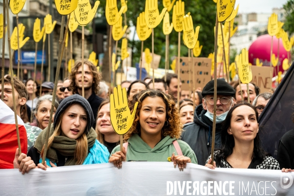 Les jeunes à la manifestation contre l extreme droite, à la suite des élections européennes. Paris le 15 juin 2024.
