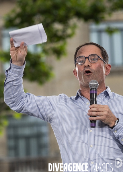 Meeting du Nouveau Front Populaire à Montreuil