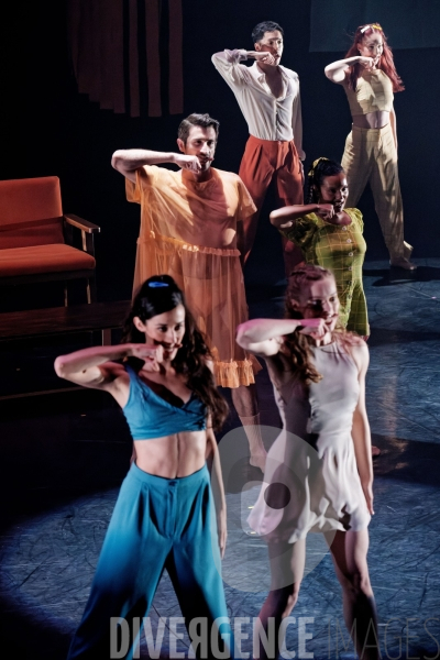 Sous les jupes / Pierre-Émile Lemieux-Venne / Alba Castillo