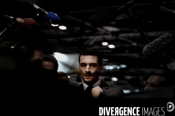 Jordan Bardella visite le salon Eurosatory