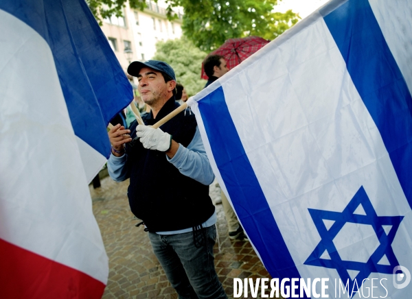 Rassemblement à courbevoie après le viol antisémite d une fillette de 12 ans
