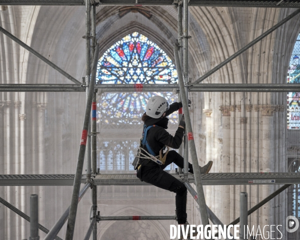 Montage d’échafaudage intérieur